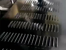 剪板沖孔百葉孔第一步